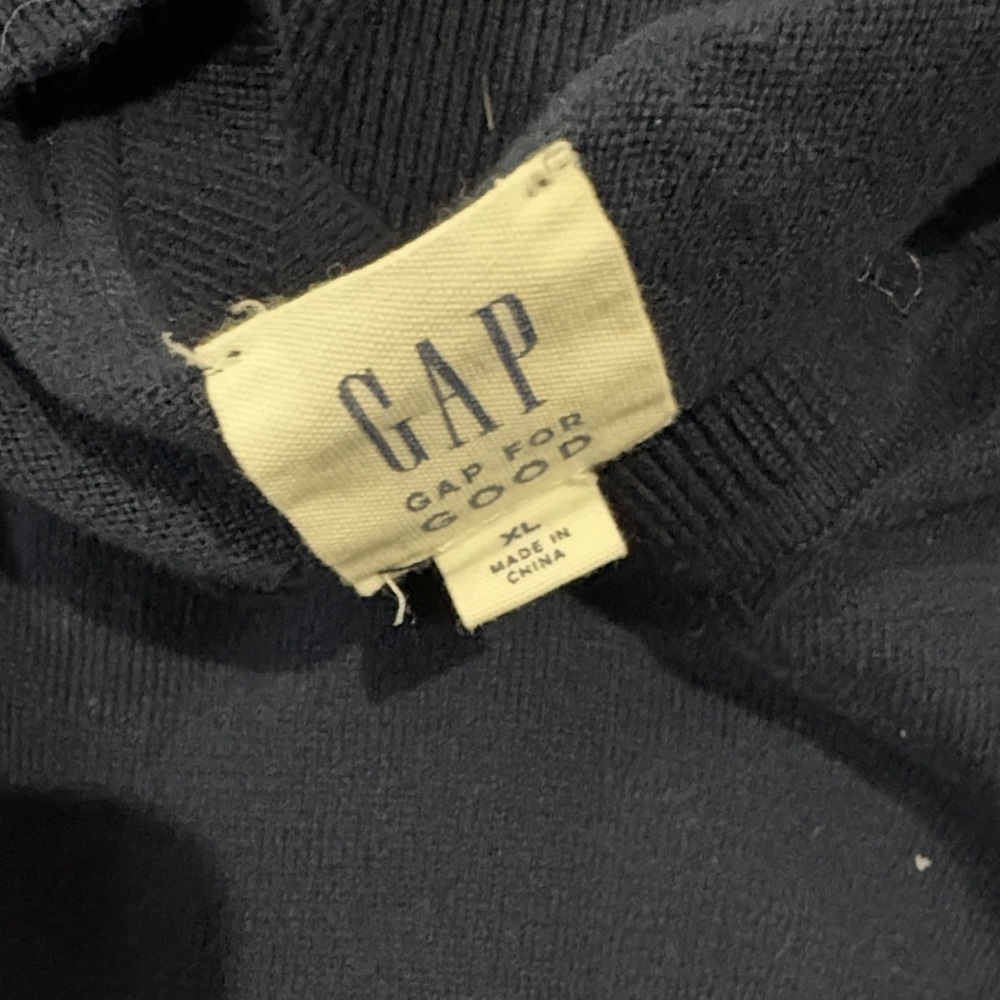 Gap Men's Navy V-Neck Sweater - Picture 3 of 3